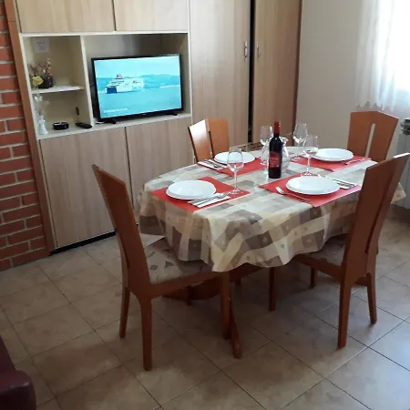 J&r Babara Biograd Na Moru
