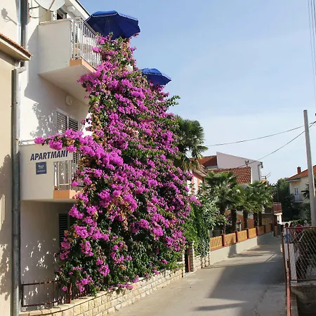 J&r Babara Lägenhet Biograd Na Moru