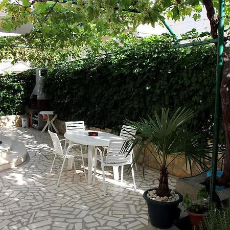 J&r Babara Apartment *