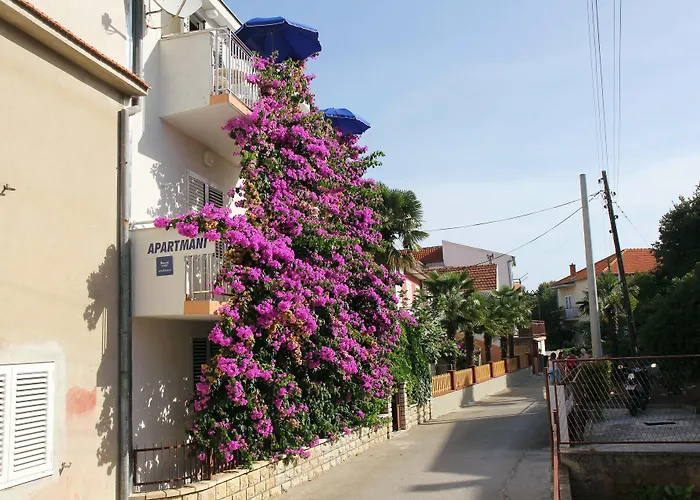 J&r Babara Lägenhet Biograd Na Moru