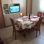 J&r Babara Biograd Na Moru