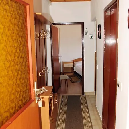 J&r 바바라 비오그라드나모루