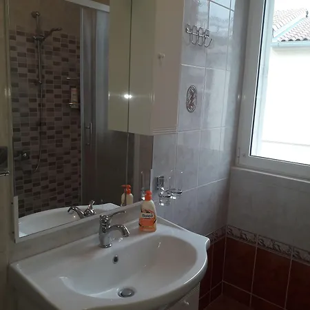 J&r Babara アパート