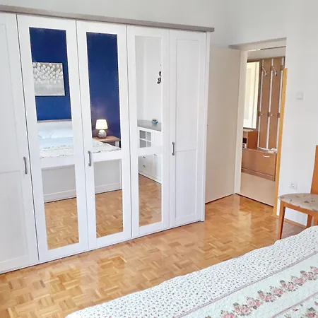 J&r Babara * Biograd Na Moru