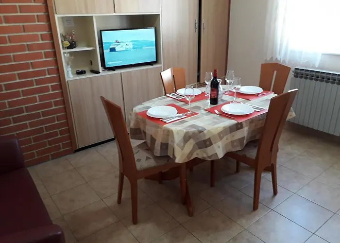J&r Babara Biograd Na Moru